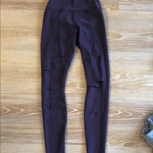 Alo warrior ripped full length leggings size small